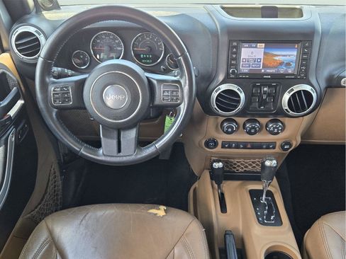 Used 2014 Jeep Wrangler Unlimited Sahara w/ Max Tow Package AWD/4WD image 23