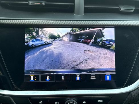 Used 2020 Buick Encore GX Essence w/ Advanced Technology Package AWD/4WD image 31