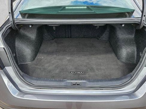Used 2024 Nissan Altima 2.5 SV w/ SV Premium Package FWD image 6