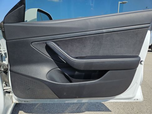 Used 2020 Tesla Model 3 Standard Range Plus image 28