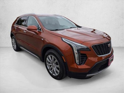 Used 2019 Cadillac XT4 Premium Luxury FWD image 3