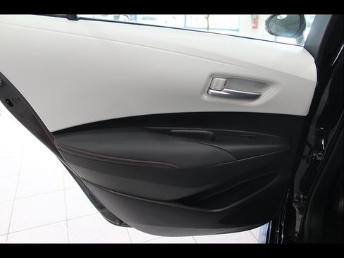 Used 2025 Toyota Corolla SE FWD image 18