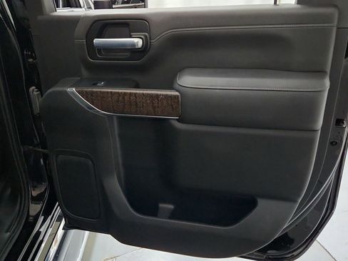Used 2023 GMC Sierra 2500 Denali w/ Denali Ultimate Package AWD/4WD image 23
