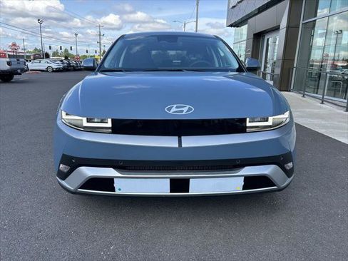 New 2025 Hyundai Ioniq 5 SE image 3