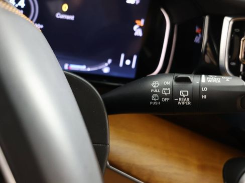 Used 2022 Jeep Grand Wagoneer Series III w/ Rear Seat Video Group 1 image 30