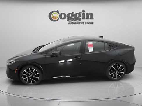 New 2026 Toyota Prius Plug-In Hybrid image 6