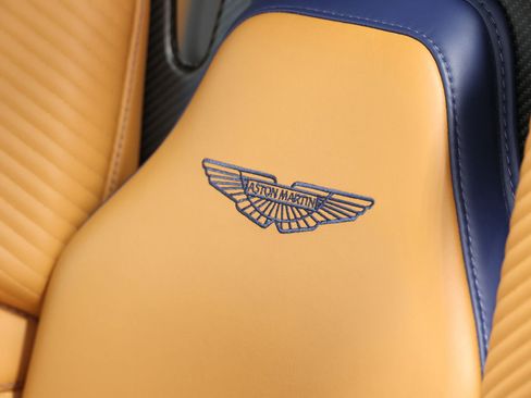 Used 2023 Aston Martin DBS Coupe RWD image 22
