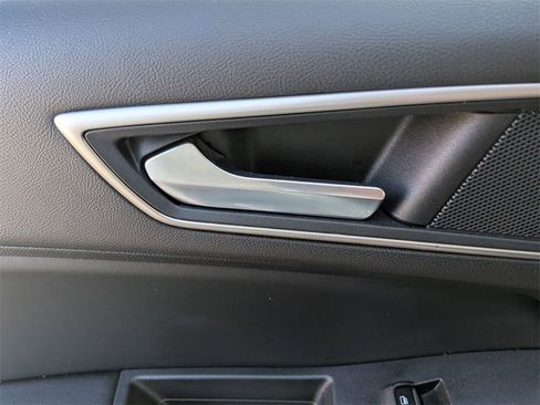 Used 2024 Ford Edge SEL image 26