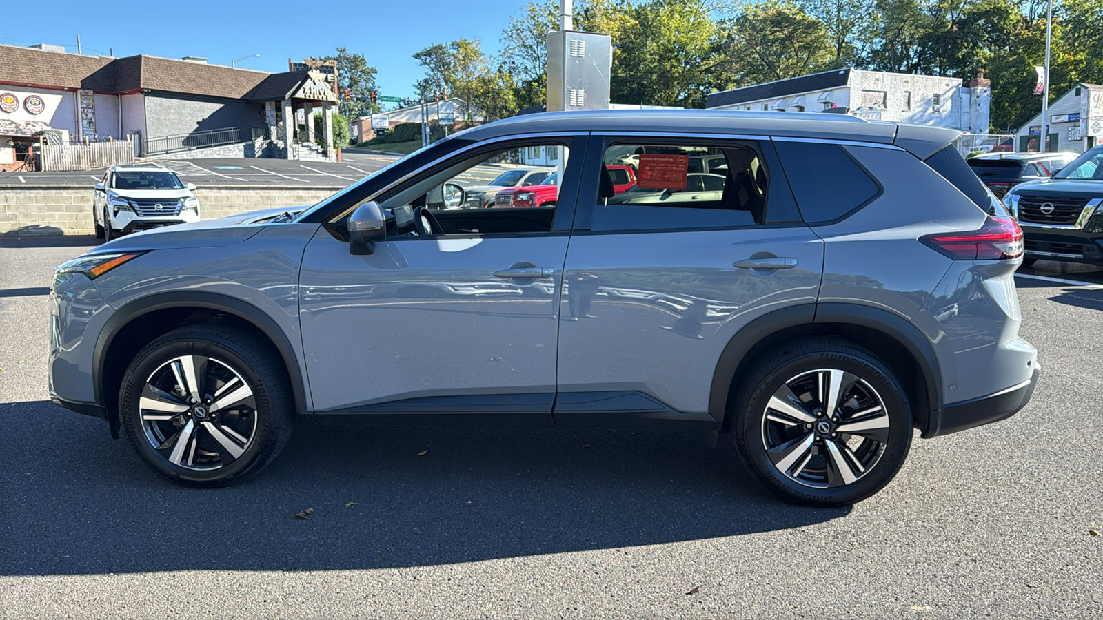 Certified 2025 Nissan Rogue SL AWD/4WD image 4
