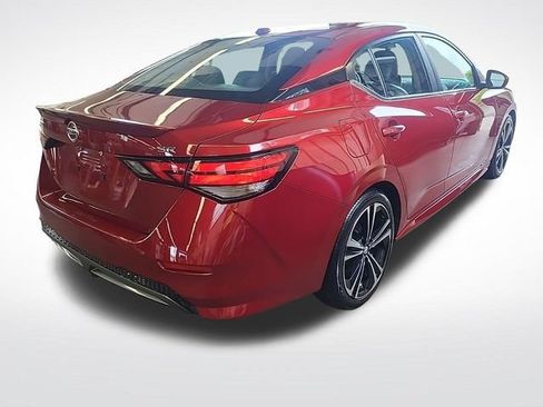 Used 2022 Nissan Sentra SR w/ SR Premium Package FWD image 2
