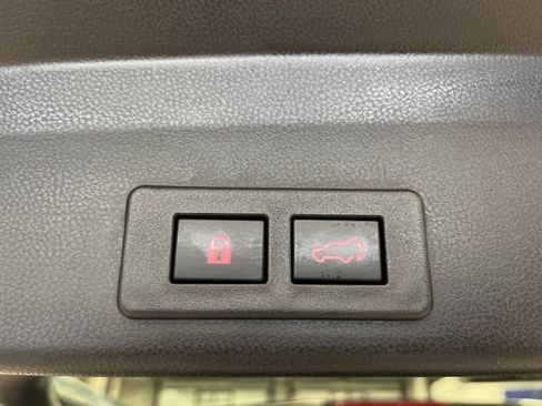 Used 2024 Subaru Ascent Touring image 38