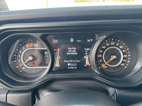 Used 2024 Jeep Wrangler Rubicon image 23