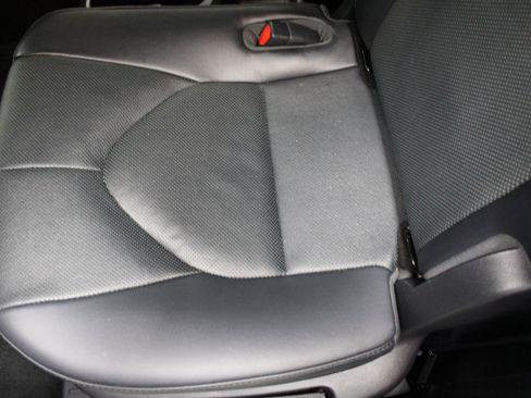 Used 2022 Toyota Highlander Limited image 17