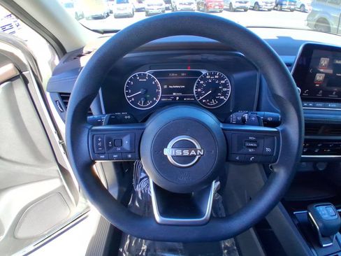 Used 2023 Nissan Rogue S AWD/4WD image 15