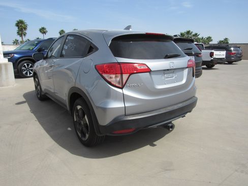 Used 2018 Honda HR-V EX image 4
