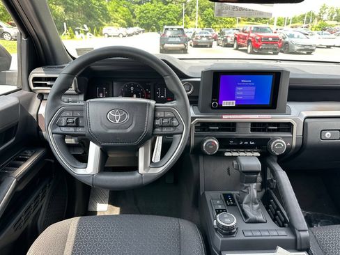 Used 2026 Toyota 4Runner SR5 AWD/4WD image 17
