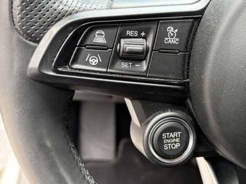 Used 2023 Alfa Romeo Giulia Ti AWD/4WD image 24
