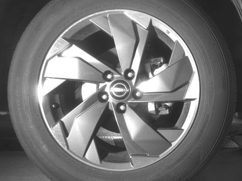 Used 2025 Nissan Rogue SV FWD image 13