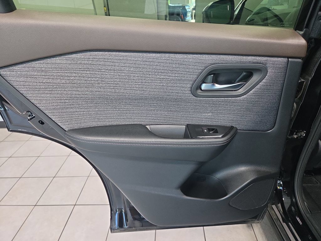 Used 2023 Nissan Rogue SV AWD/4WD image 26