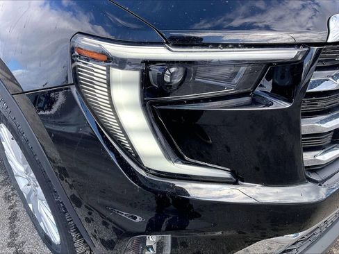 Used 2024 GMC Acadia Elevation image 31