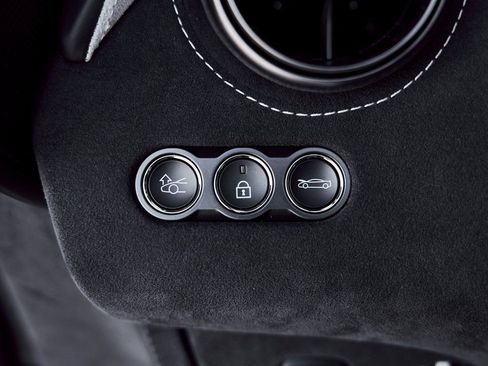 Used 2024 McLaren 750S image 47