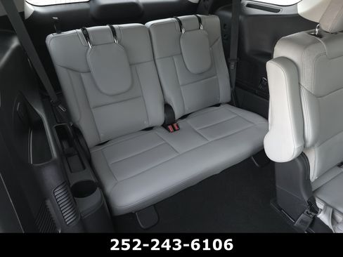 Used 2025 Ford Explorer Active w/ Active Comfort Package RWD image 41