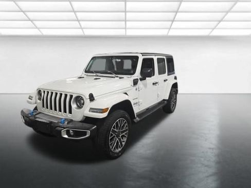 Used 2023 Jeep Wrangler Unlimited Sahara w/ Cold Weather Group AWD/4WD image 9