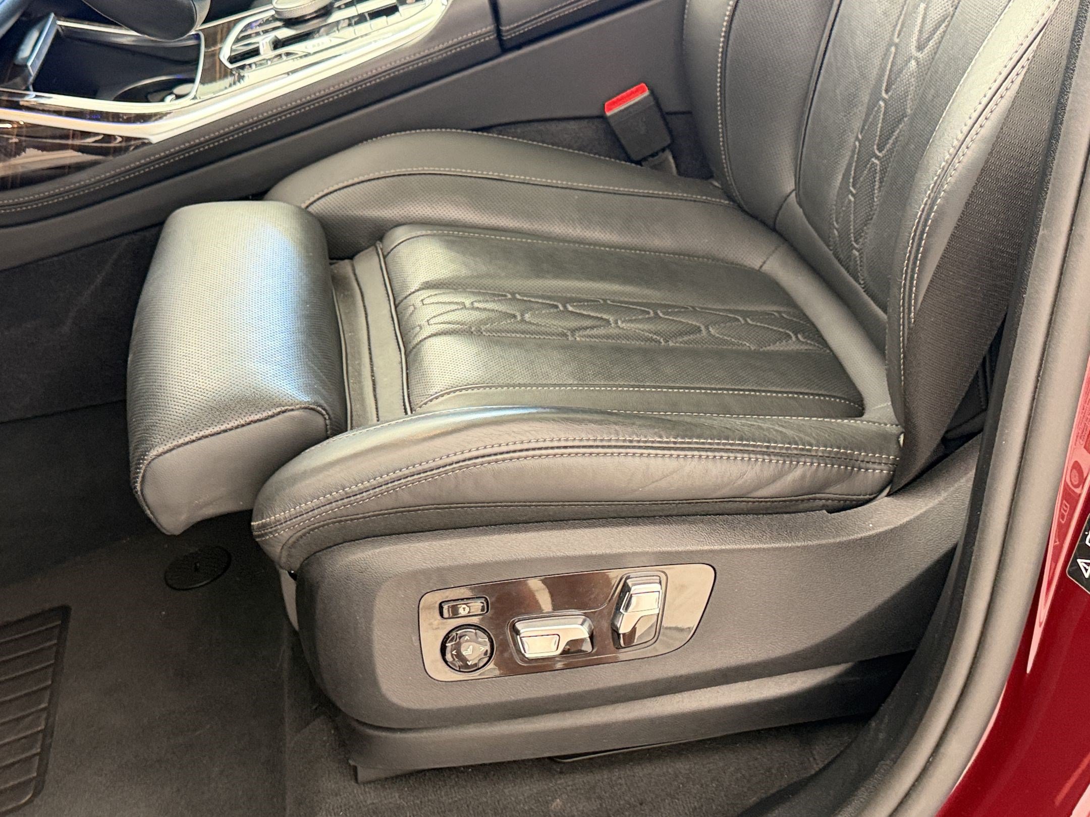 Used 2026 BMW X7 xDrive40i AWD/4WD image 15
