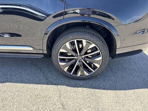 New 2025 Volvo XC90 T8 Plus w/ Protection Package Premier AWD/4WD image 10