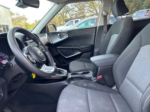 Used 2020 Kia Soul S FWD image 10