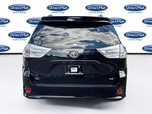 Used 2016 Toyota Sienna SE Premium image 7