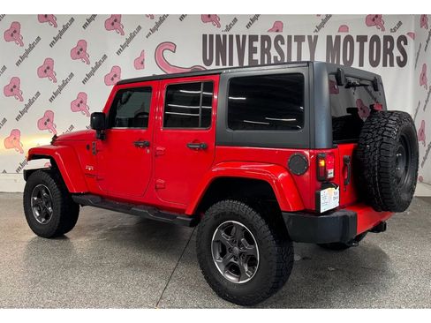 Used 2016 Jeep Wrangler Unlimited Sahara w/ Connectivity Group image 14