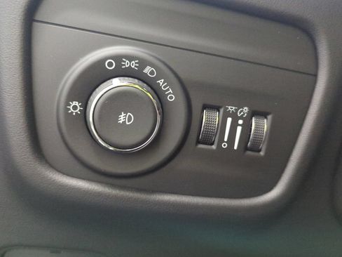 Used 2025 Jeep Grand Cherokee L Summit AWD/4WD image 13