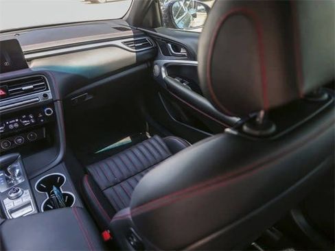 Used 2025 Genesis G70 2.5T w/ Sport Prestige Package image 31