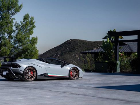 Used 2018 Lamborghini Huracan Performante image 28