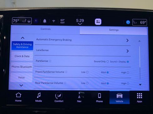 Used 2022 Chrysler Pacifica Touring-L w/ Uconnect Theater Family Group image 33