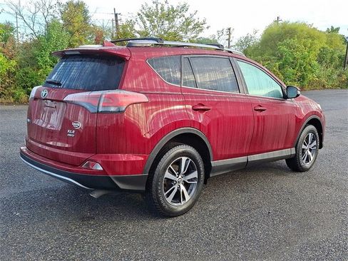 Used 2018 Toyota RAV4 XLE image 6