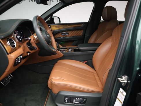 Certified 2021 Bentley Bentayga AWD/4WD image 20