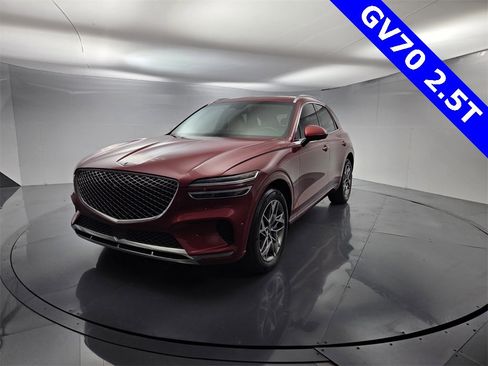 Used 2023 Genesis GV70 2.5T w/ Advanced Package image 8