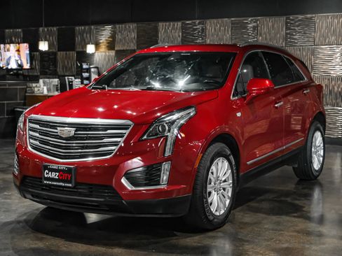 Used 2019 Cadillac XT5 FWD image 6