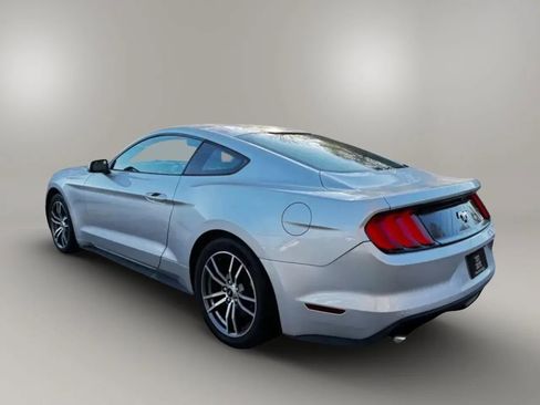Used 2016 Ford Mustang Coupe RWD image 9