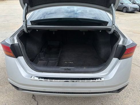 Used 2022 Nissan Altima 2.5 SV FWD image 14