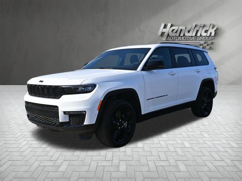 Used 2025 Jeep Grand Cherokee L Limited w/ Luxury Tech Group II AWD/4WD image 5