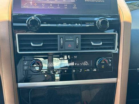 Used 2022 INFINITI QX80 Sensory w/ All-Season Package AWD/4WD image 27