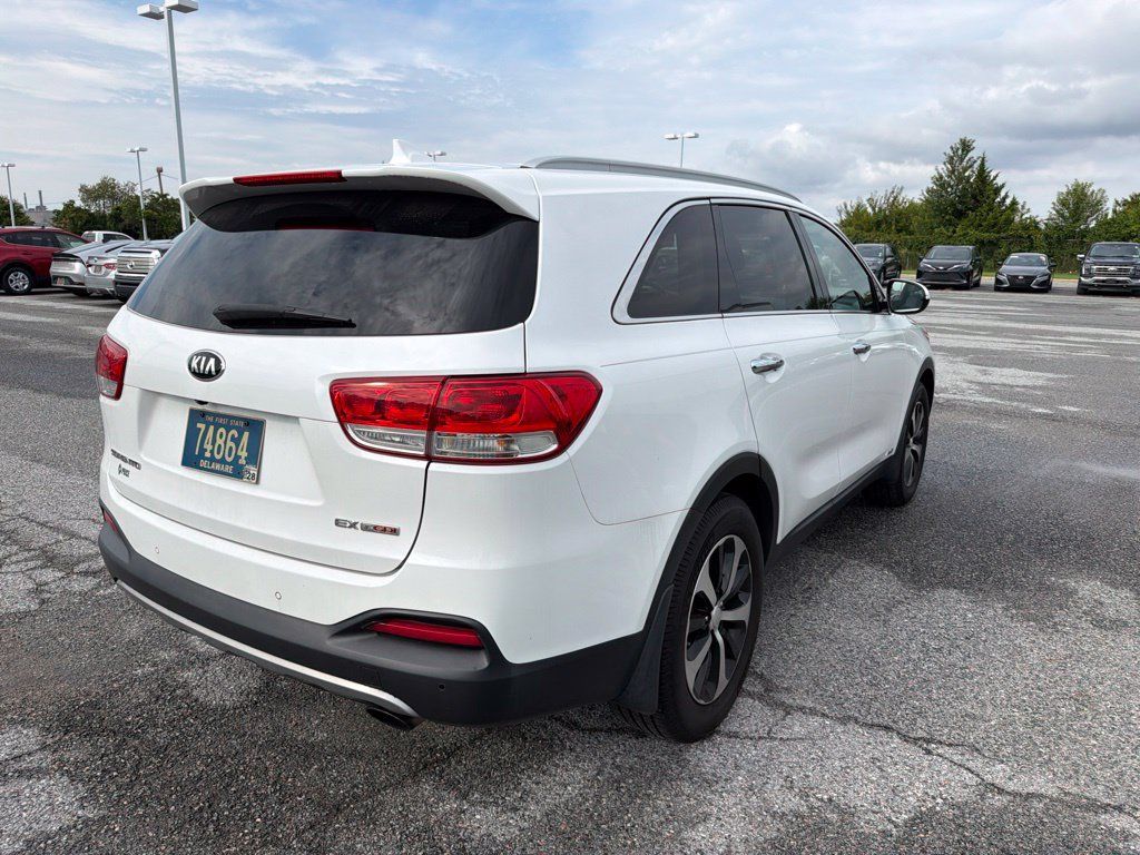 Used 2017 Kia Sorento EX AWD/4WD image 8