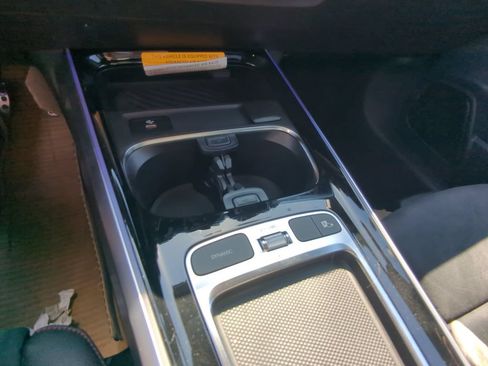 Certified 2024 Mercedes-Benz GLB 250 image 9