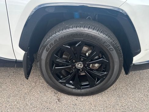 Used 2024 Toyota RAV4 SE w/ Convenience Package image 44