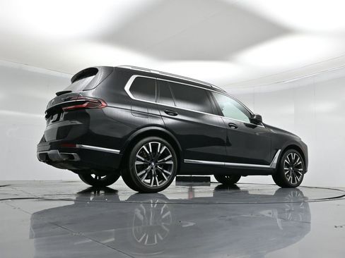 Used 2023 BMW X7 xDrive40i w/ Parking Assistance Package image 49