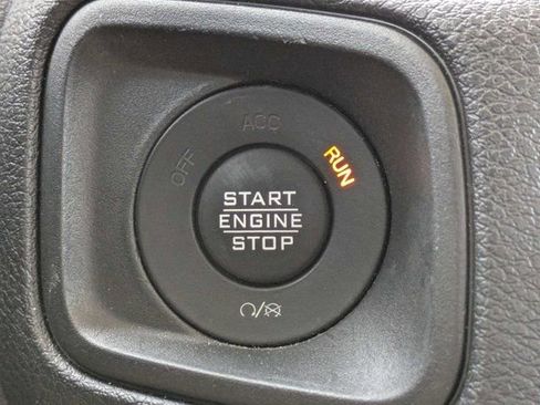 Used 2024 Jeep Wrangler Unlimited AWD/4WD image 31