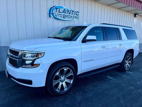 Used 2018 Chevrolet Suburban LT image 1